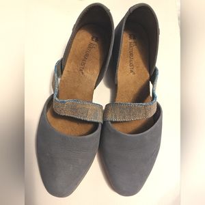 El Naturalista summer shoes
